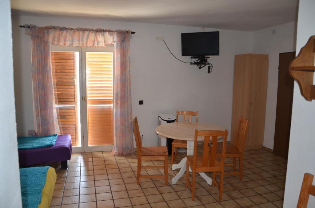ستارا نوفالجا Apartmani Kemac المظهر الخارجي الصورة