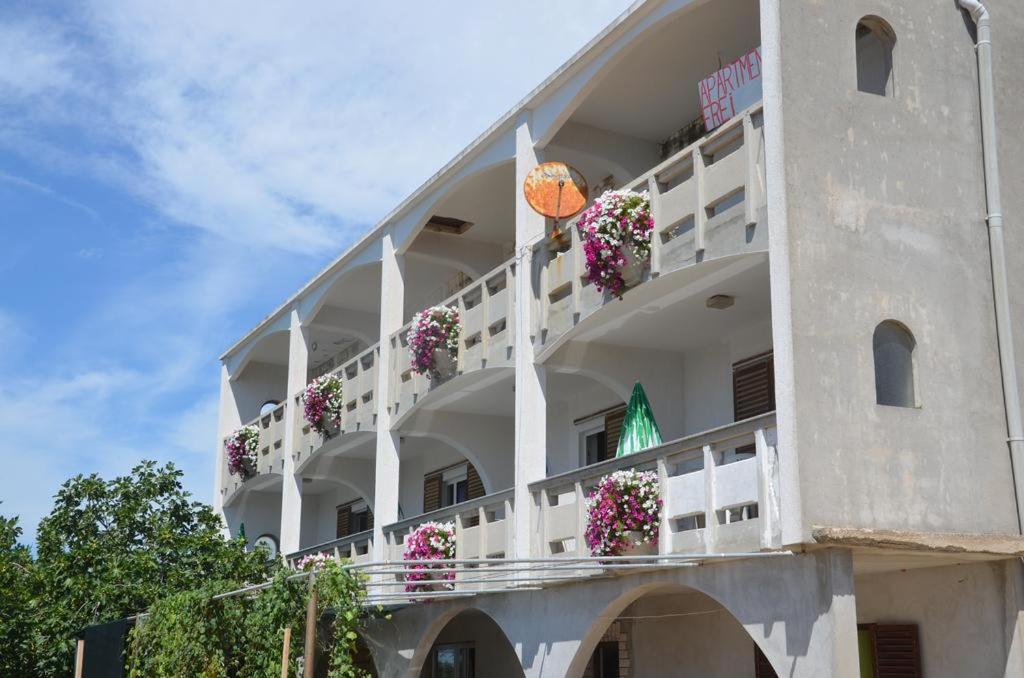ستارا نوفالجا Apartmani Kemac المظهر الخارجي الصورة
